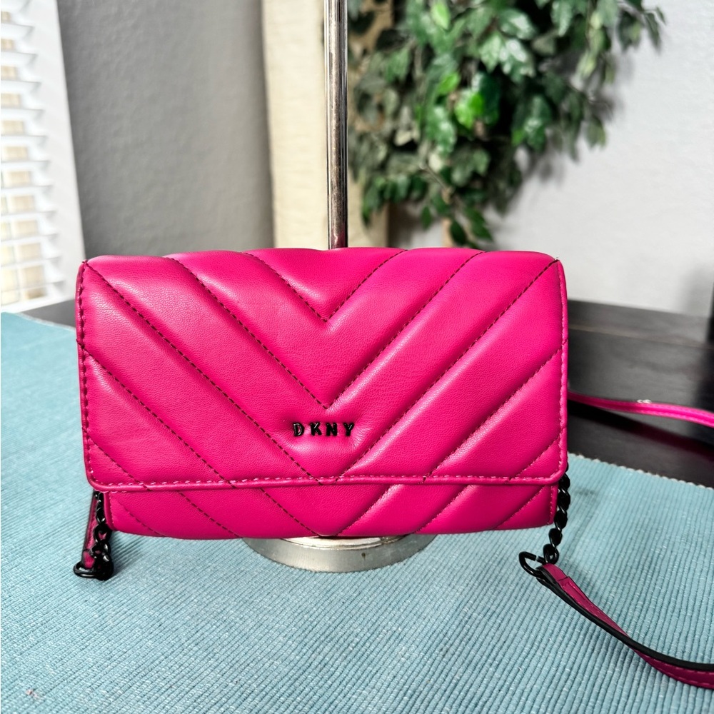 DKNY Y2K Veronica Wallet On A Chain crossbody